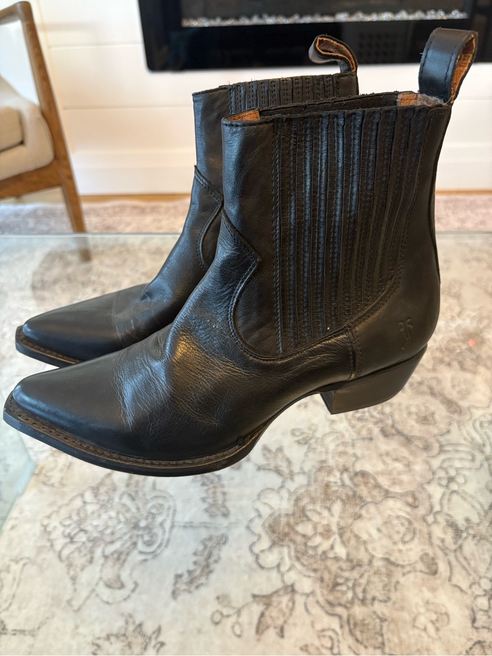 FRYE AND CO. Black Leather Pointed Ankle Boots
